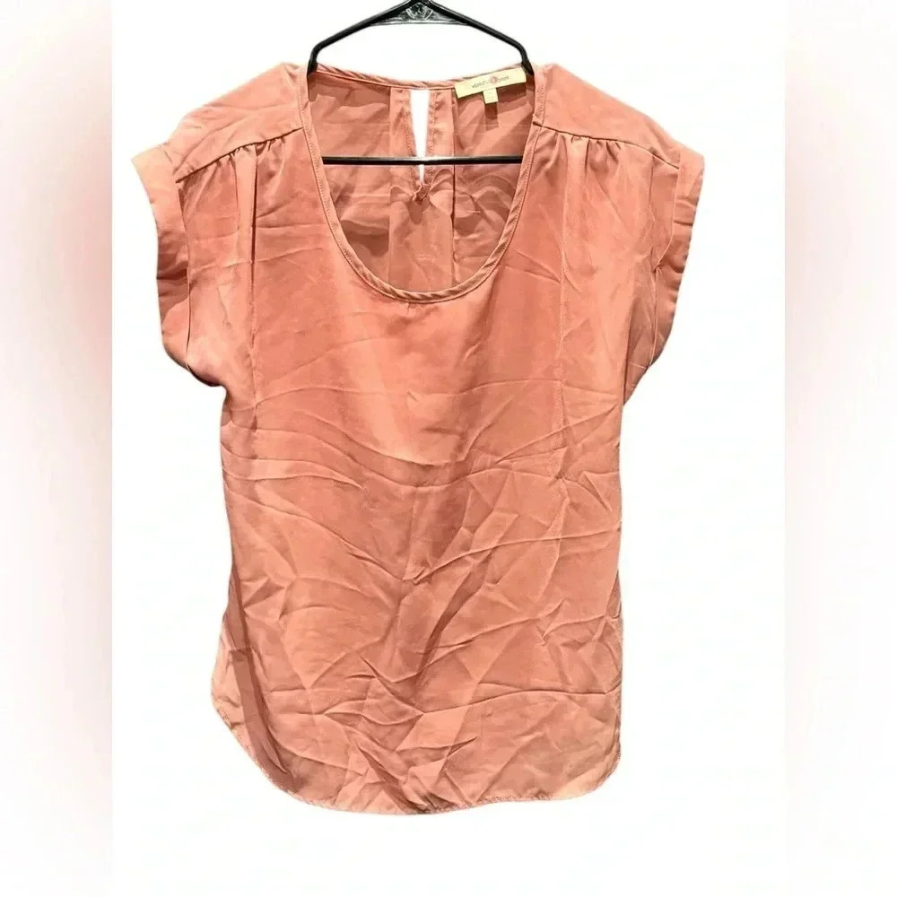 Wishful park pink t shirt size medium